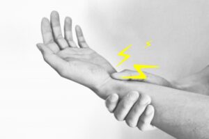 投稿についてもっと詳しく 【症例】骨折後ずっと曲げれなかった手首